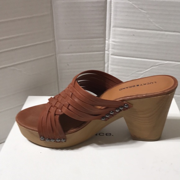 Lucky Brand leather upper crisscross wedge sandals. EUC - Picture 6 of 7